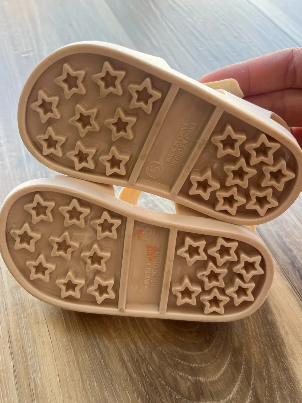 Old Navy Toddler's Cream Slide Sandals with Back Strap, Size 5, Worn a Few Times